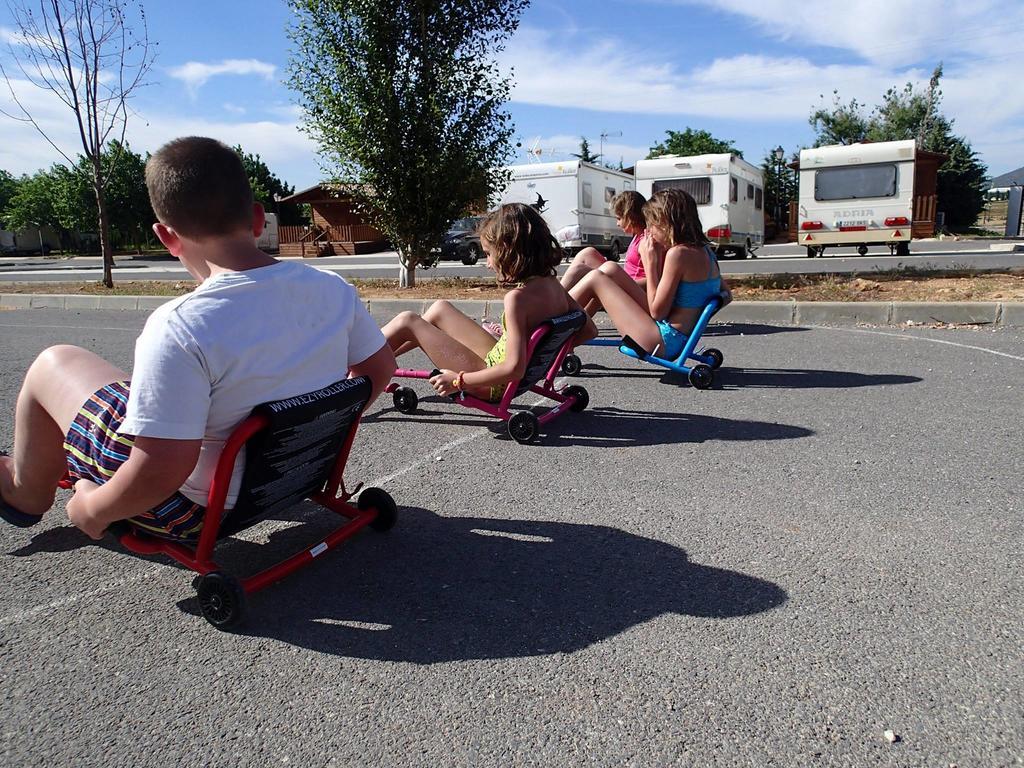 Camping La Sierrecilla Humilladero Eksteriør bilde